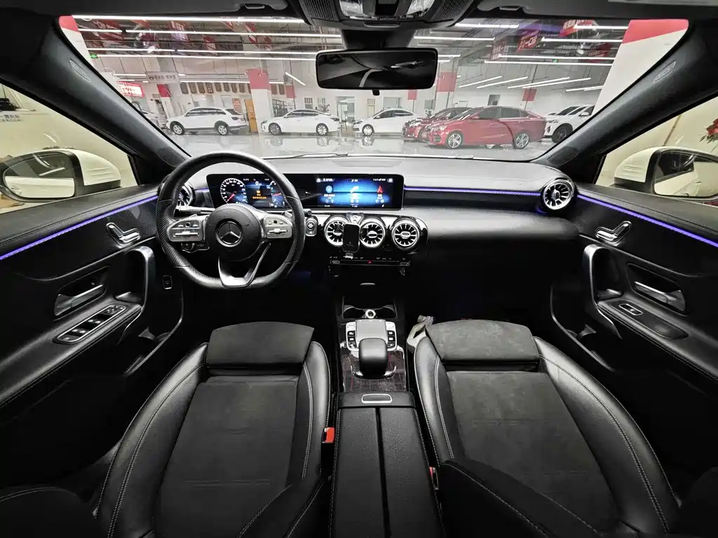 Mercedes-Benz A-Class 2020 — фото 6