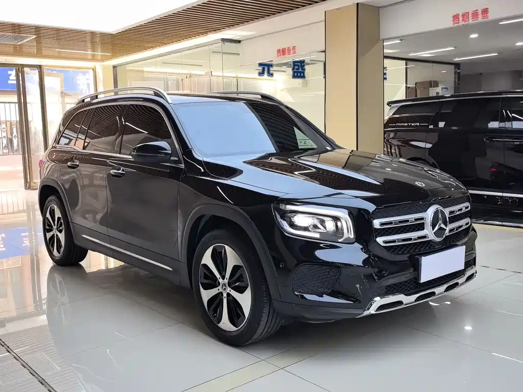Mercedes-Benz GLB 2023 — фото 3