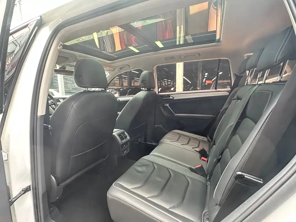 Volkswagen Tiguan L 2017 — фото 9