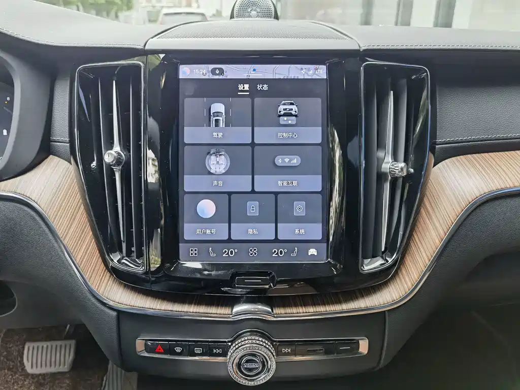 Volvo XC60 2025 — фото 15