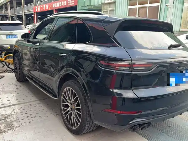 Porsche Cayenne 2022