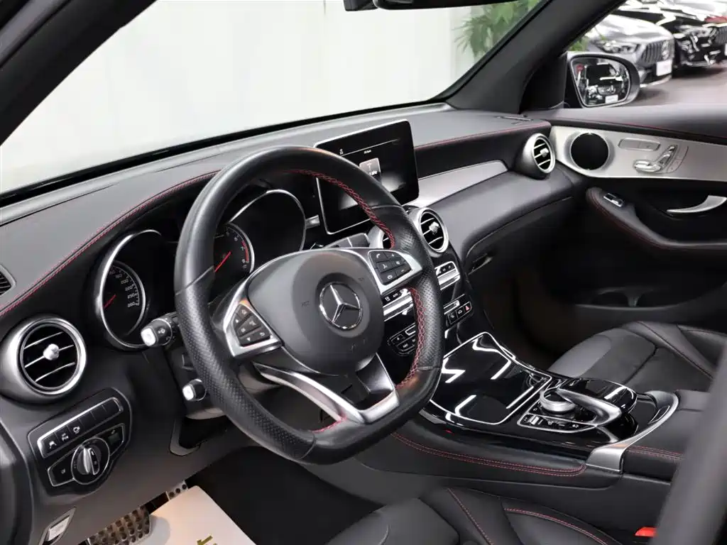 Mercedes-Benz GLC AMG 2019 — фото 6