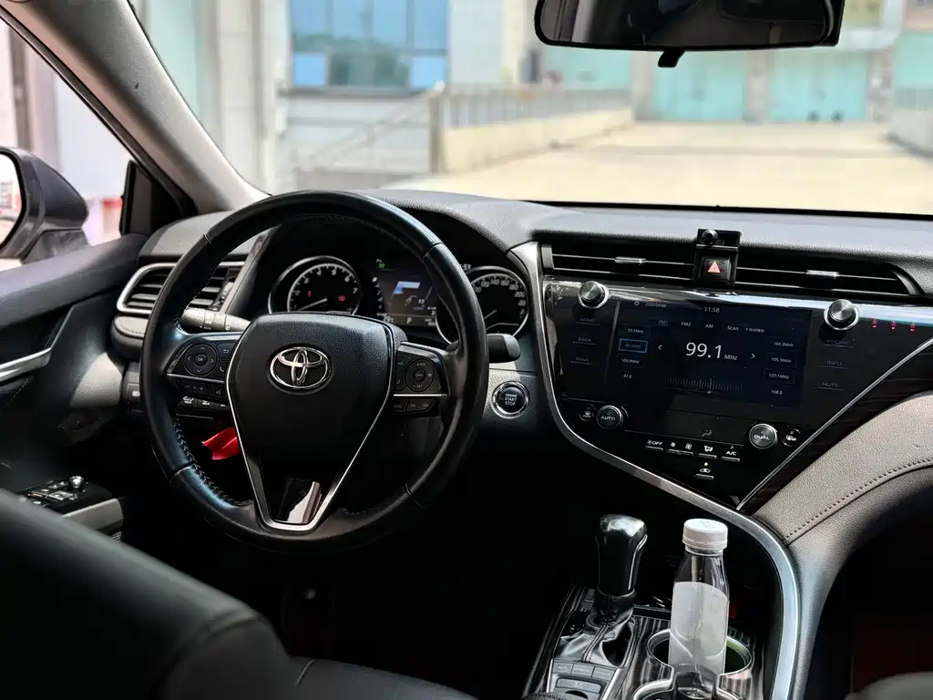 Toyota Camry 2021 — фото 13