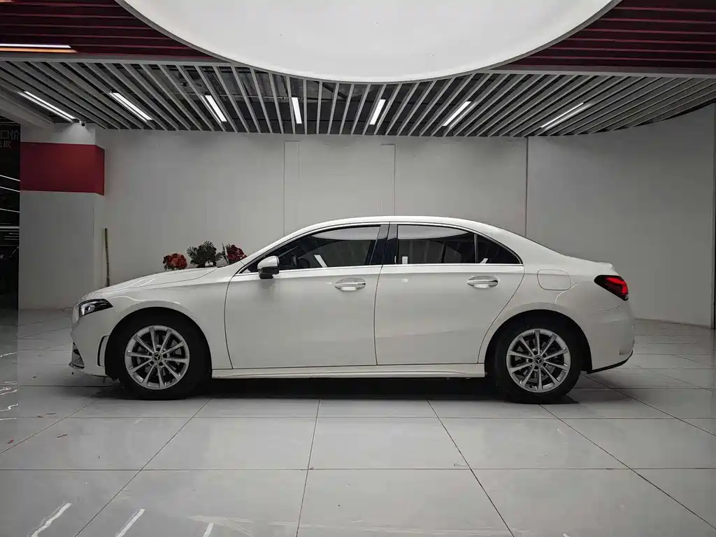 Mercedes-Benz A-Class 2020 — фото 2