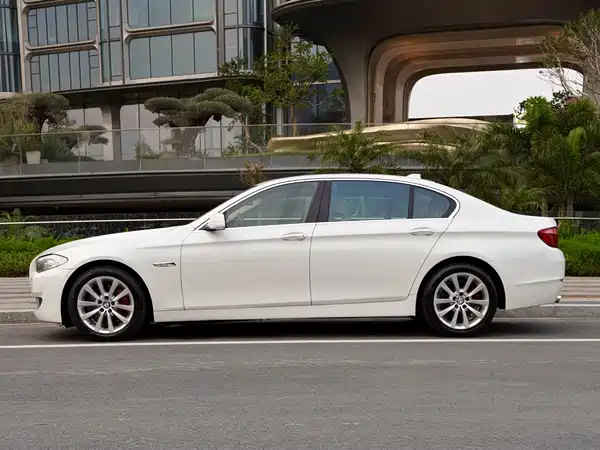 BMW 5 Series 2011