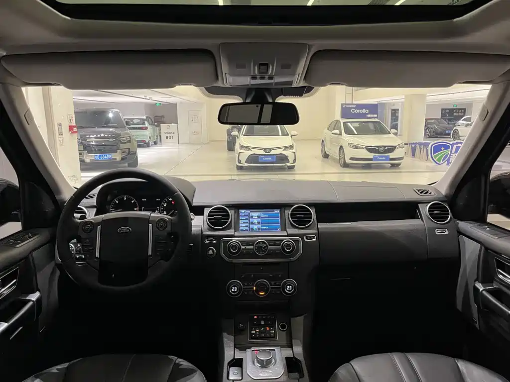 Land Rover Discovery 2014 — фото 10