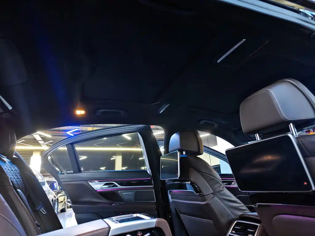 BMW 7 Series 2019 — фото 18