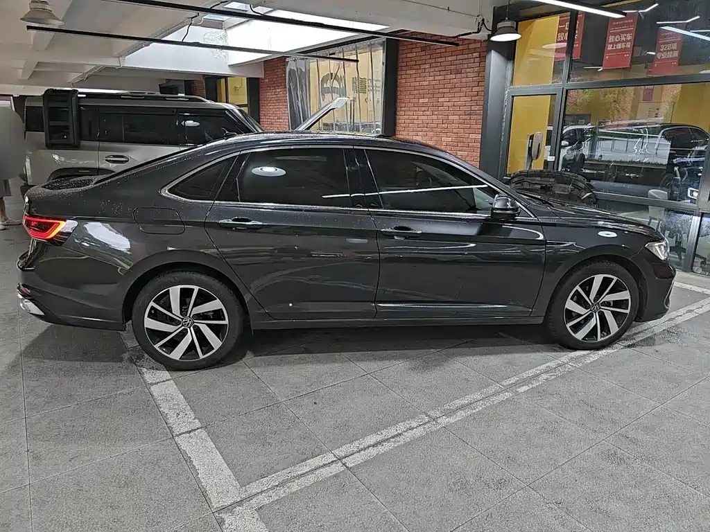 Volkswagen Sagitar 2024