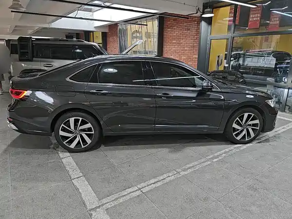 Volkswagen Sagitar 2024