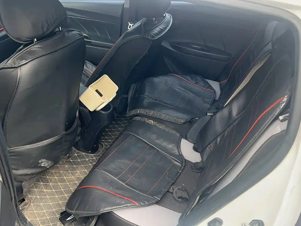 Toyota Yaris L 2023 — фото 13