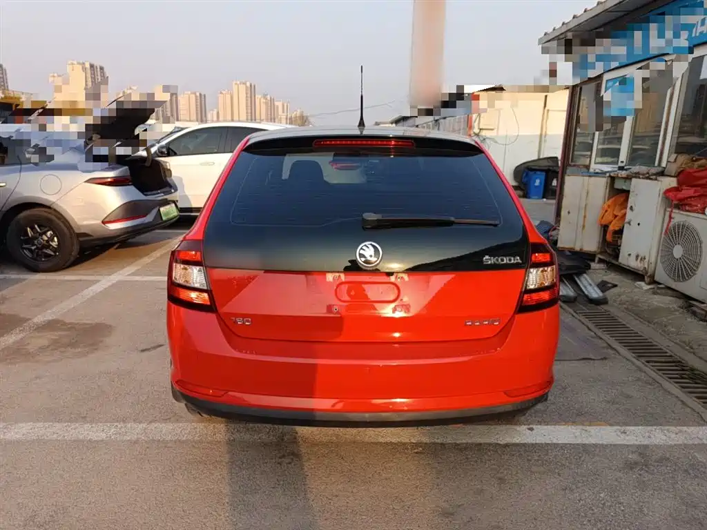 Skoda Rapid Spaceback 2016 — фото 4