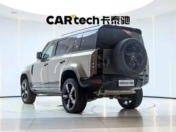 Land Rover Defender 2022