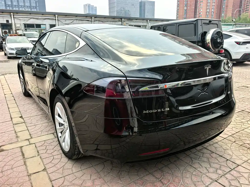 Tesla Model S 2016 — фото 12