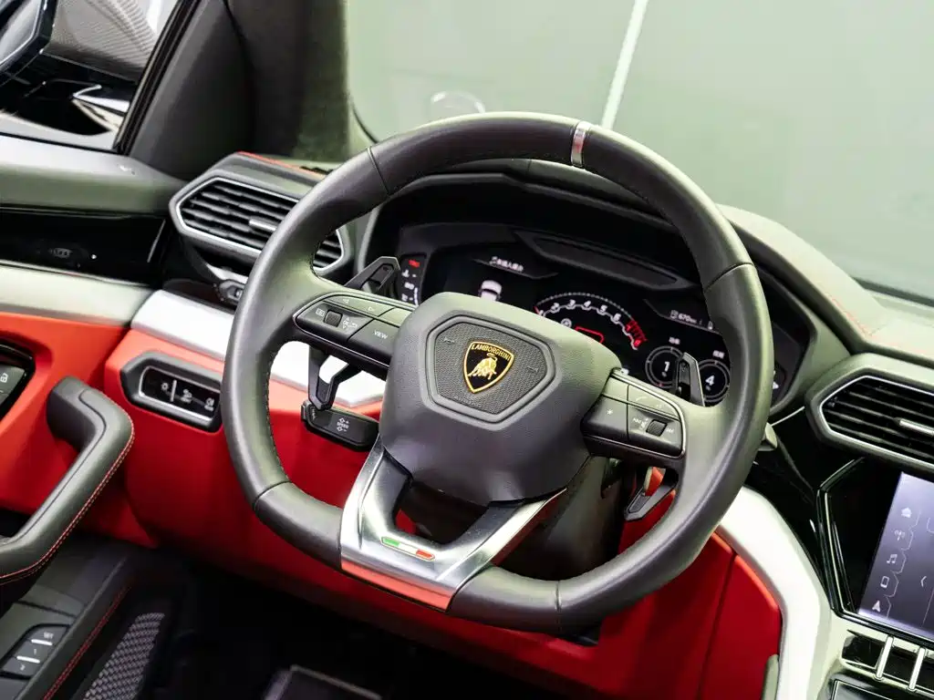 Lamborghini Urus 2022 — фото 18
