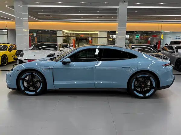 Porsche Taycan 2023