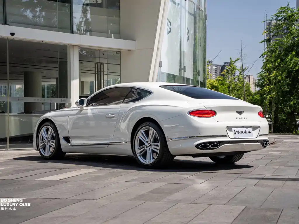 Bentley Continental 2023 — фото 7