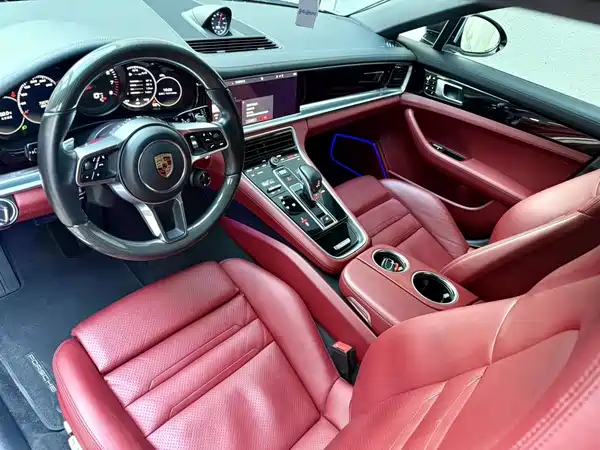 Porsche Panamera 2021