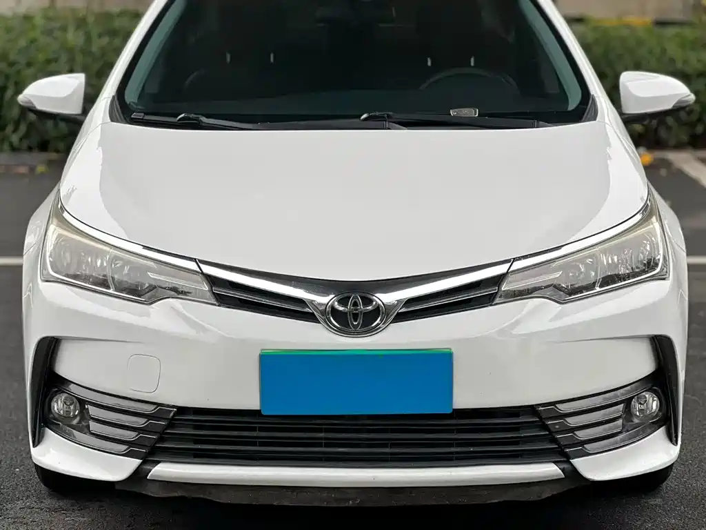 Toyota Corolla 2017 — фото 3