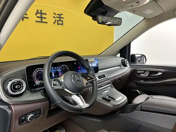 Mercedes-Benz V-Class 2025