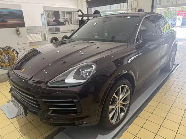 Porsche Cayenne 2022