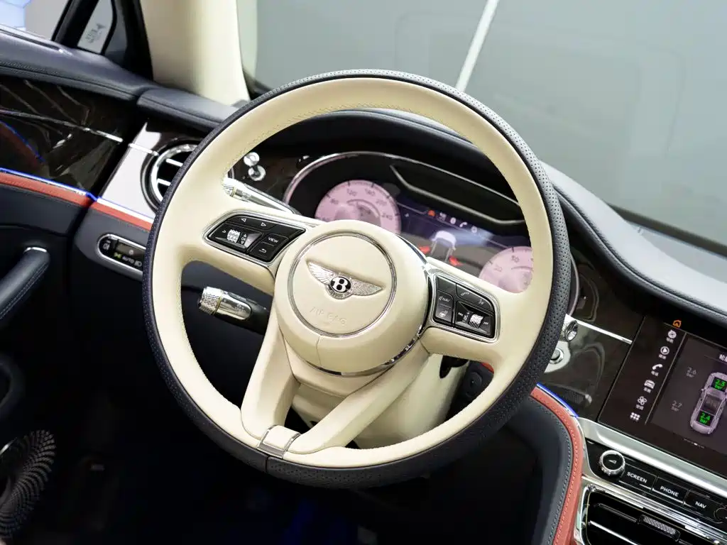 Bentley Flying Spur 2023 — фото 20