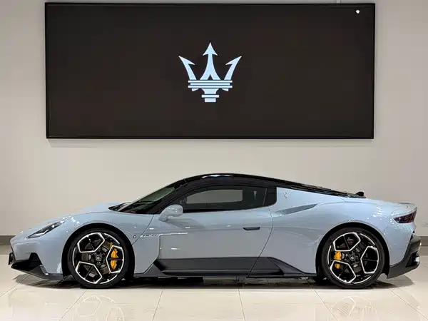 Maserati MC20 2023