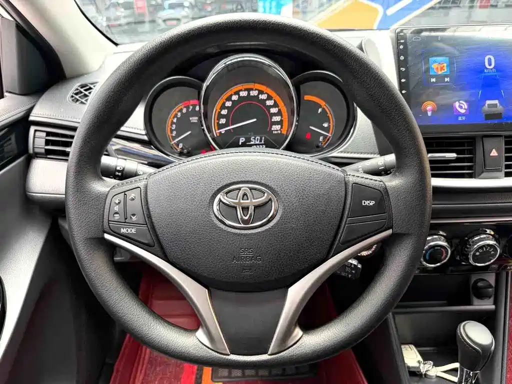 Toyota Yaris L 2022 — фото 11