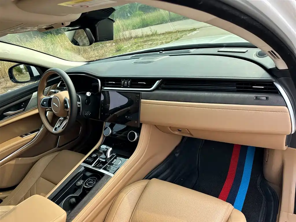 Jaguar XFL 2023 — фото 17