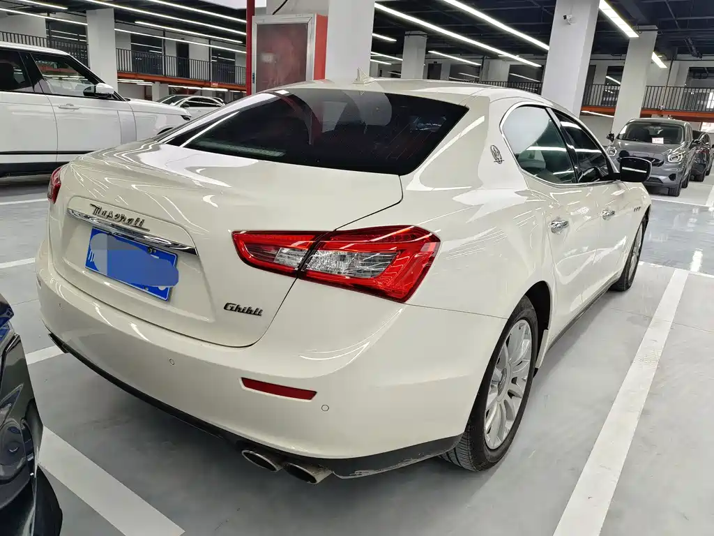 Maserati Ghibli 2015 — фото 11