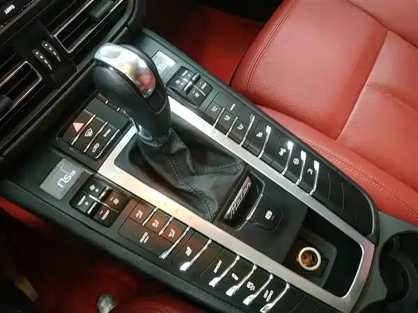 Porsche Macan 2021