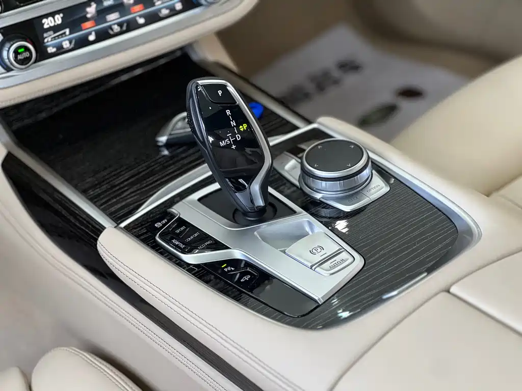BMW 7 Series 2023 — фото 13