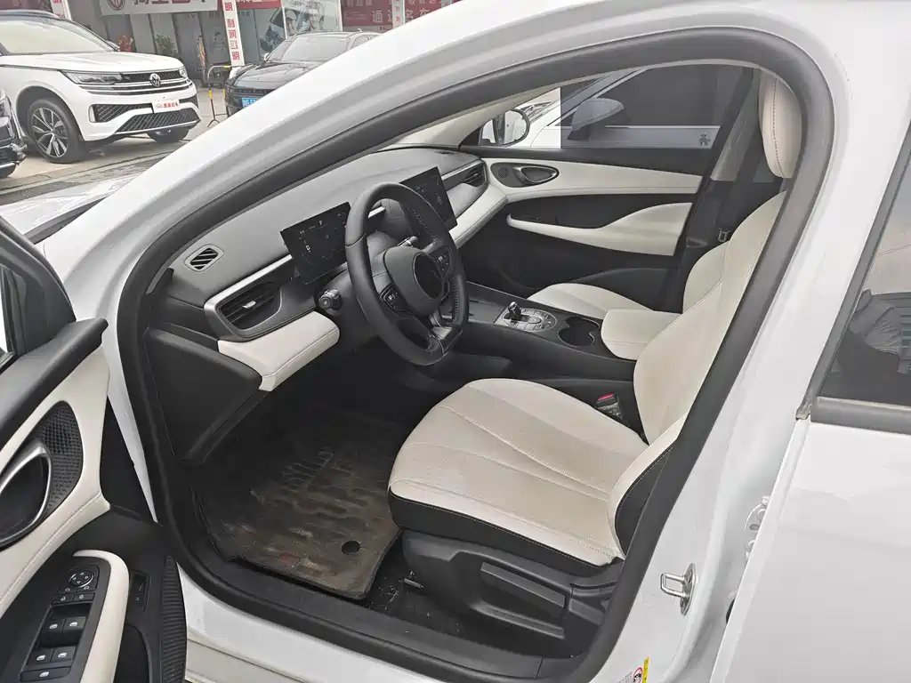 BYD Seal 05 DM-i 2025 — фото 5