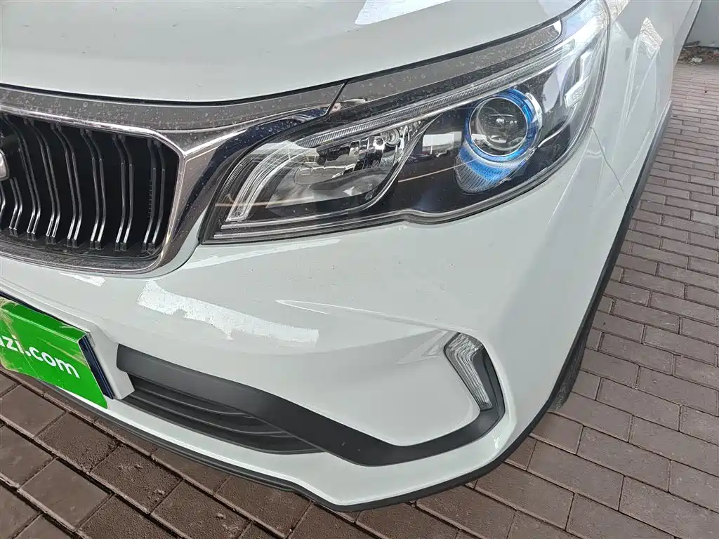Geely Vision X3 2022 — фото 24