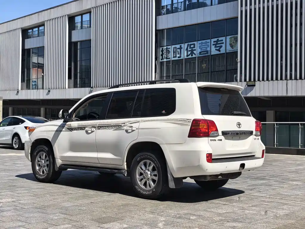 Toyota Land Cruiser 2013 — фото 24