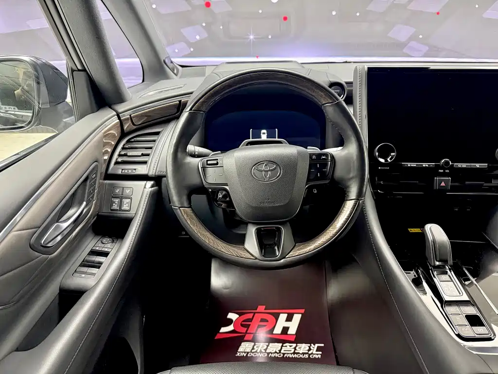 Toyota Alphard 2024 — фото 14