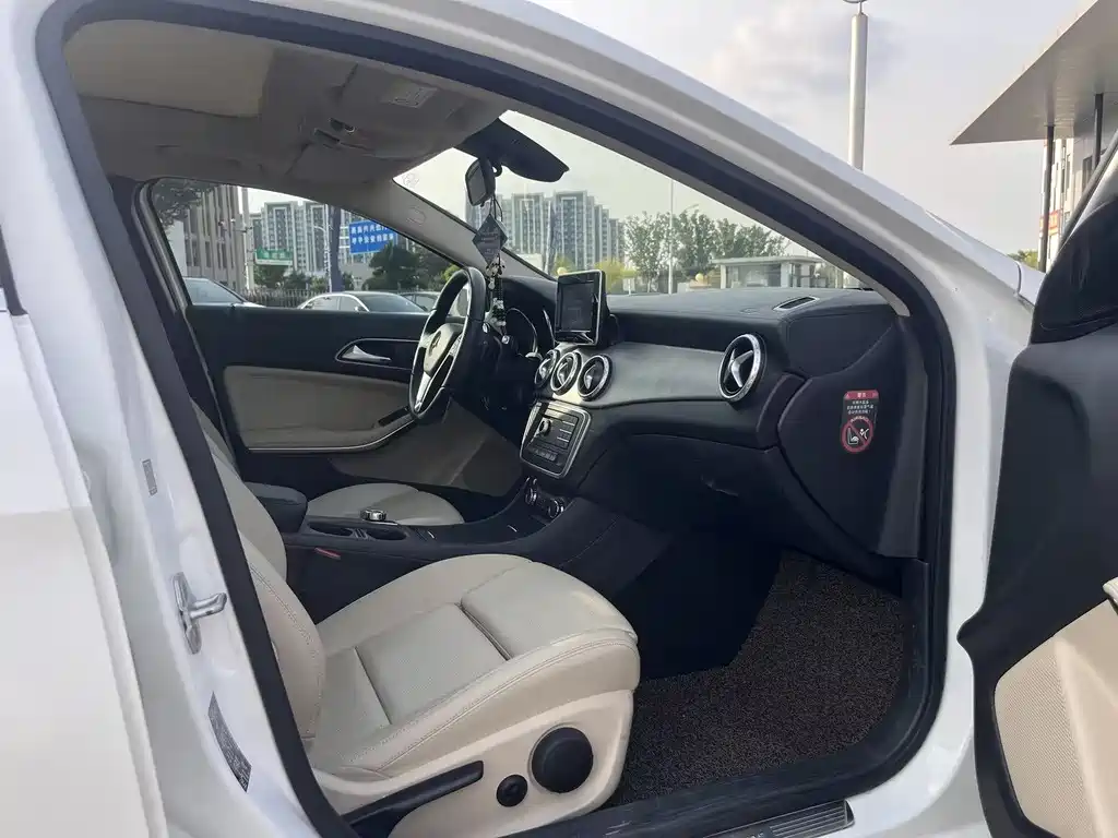 Mercedes-Benz GLA 2016 — фото 15