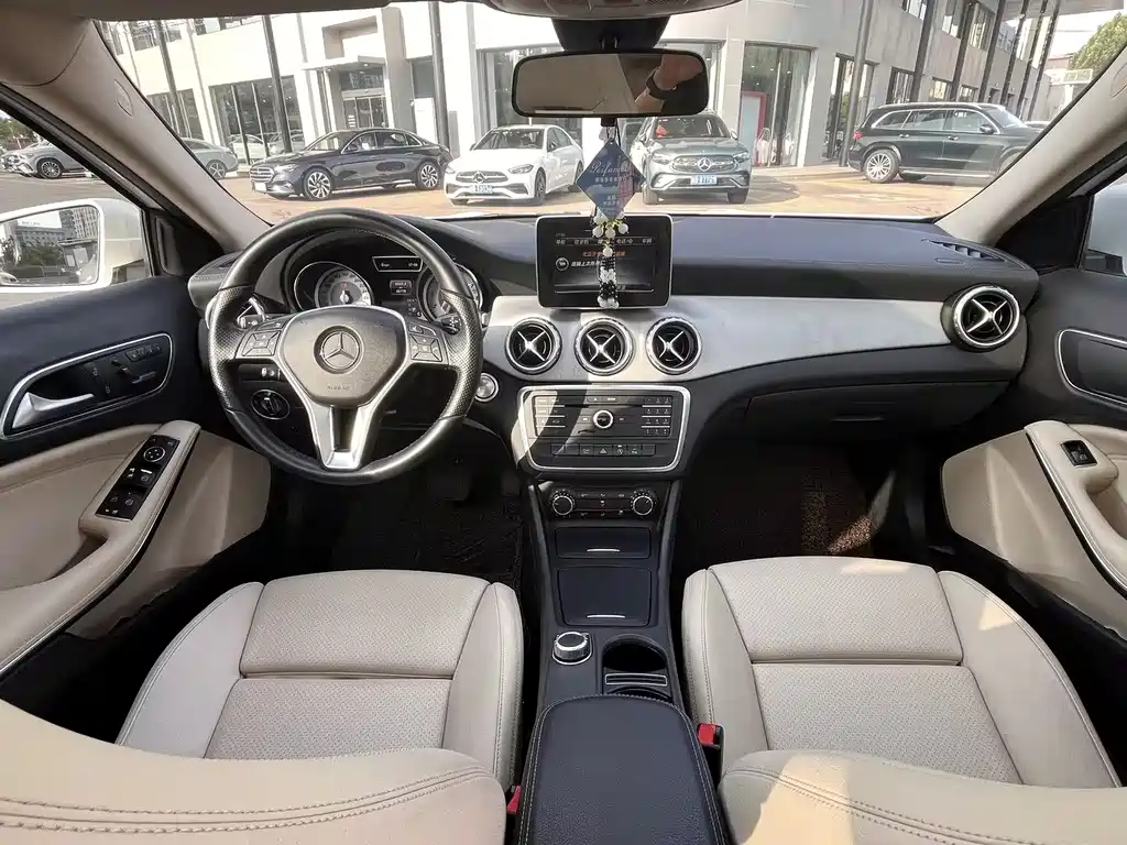 Mercedes-Benz GLA 2016 — фото 13