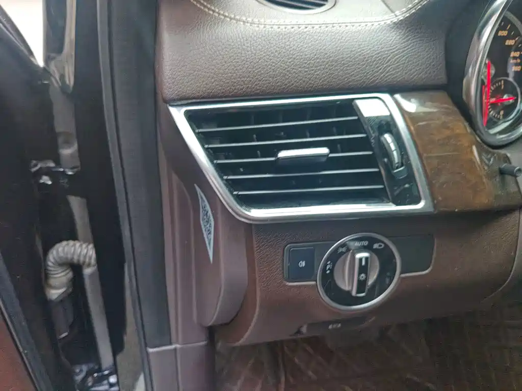 Mercedes-Benz GLS 2018 — фото 18