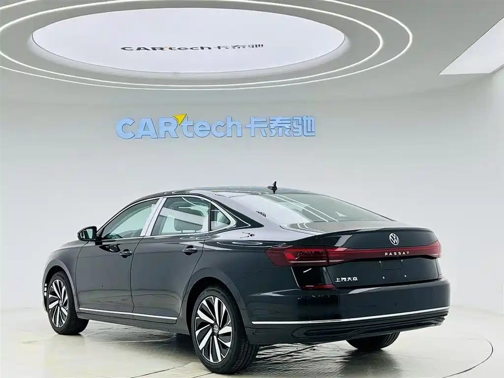 Volkswagen Passat — фото 7