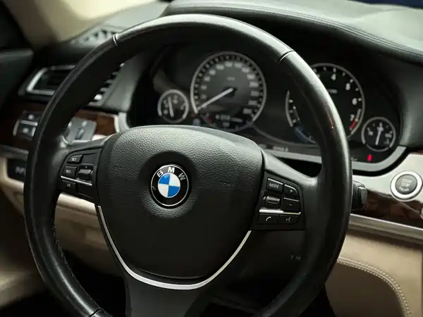 BMW 7 Series 2011