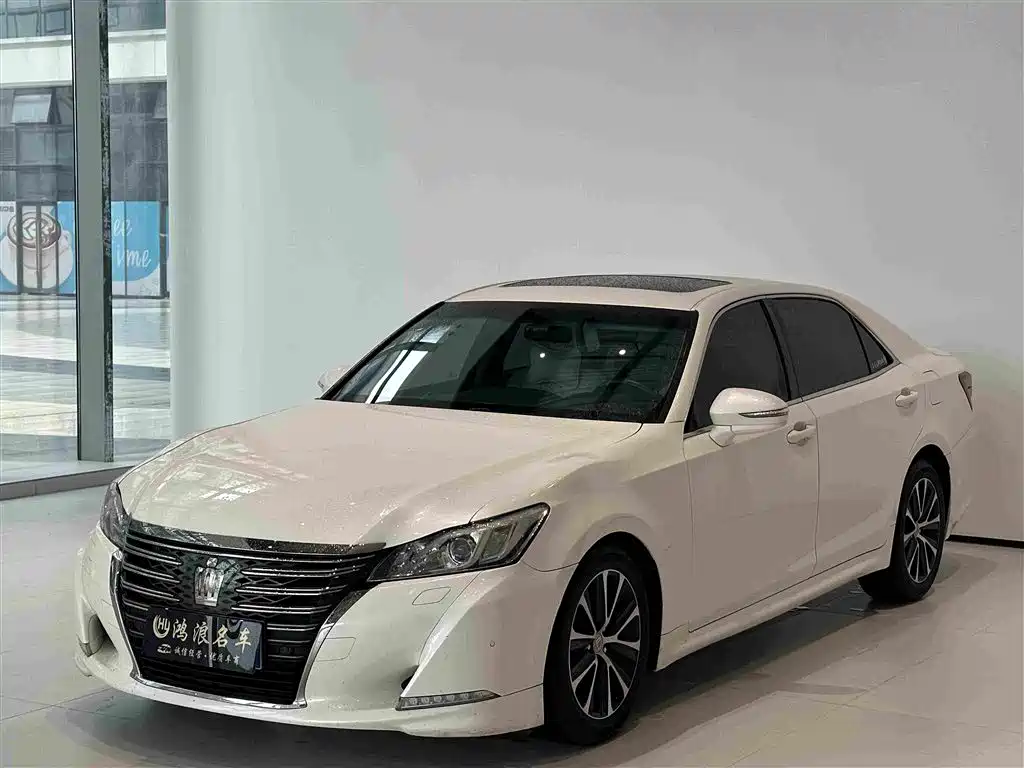 Toyota Crown 2019 — фото 1