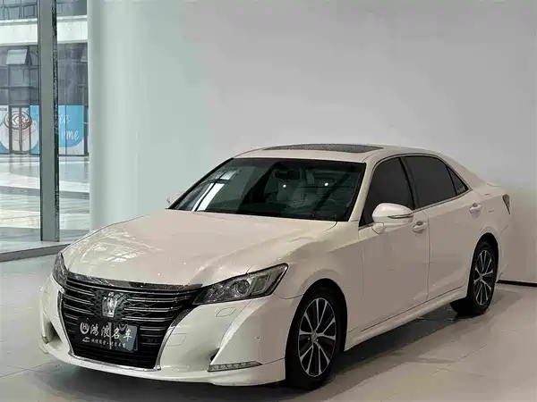 Toyota Crown 2019