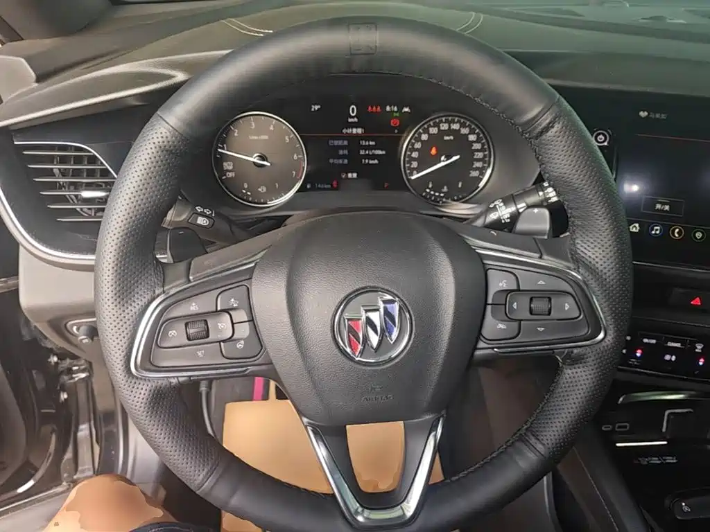 Buick Envision Plus 2023 — фото 11