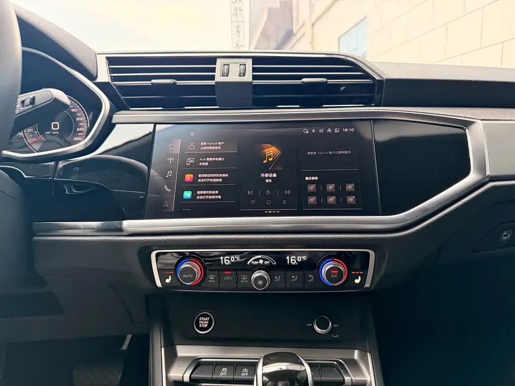 Audi Q3 2023 — фото 10