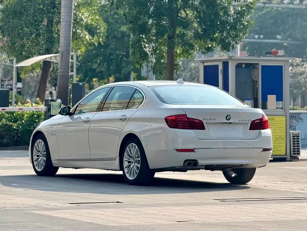 BMW 5 Series 2015 — фото 5