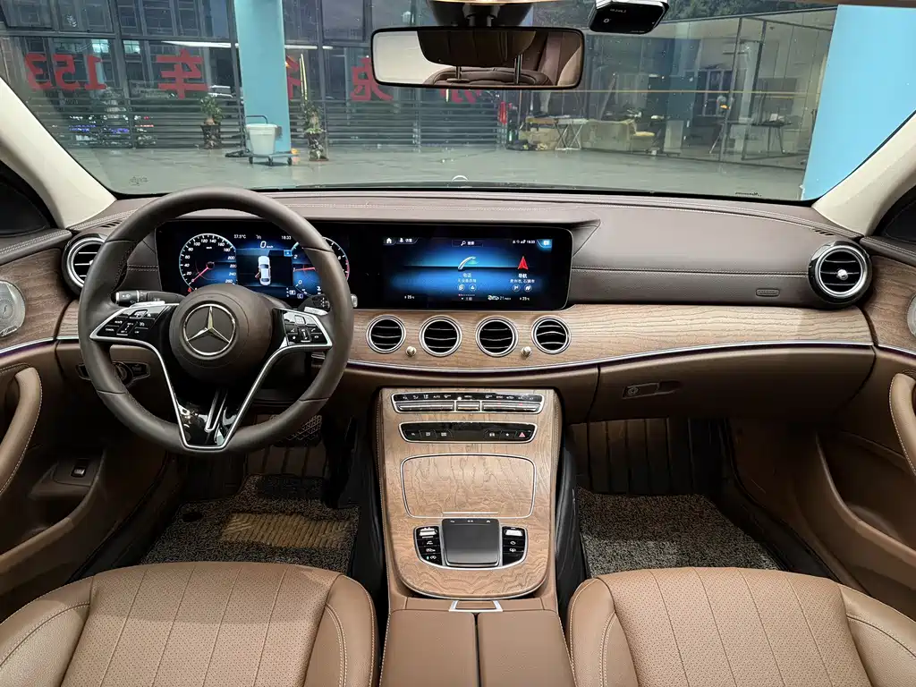 Mercedes-Benz E-Class 2022 — фото 10