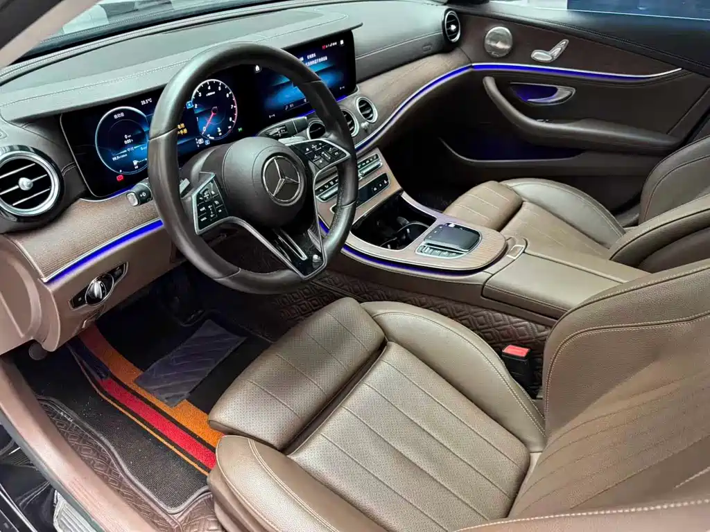 Mercedes-Benz E-Class 2023 — фото 11