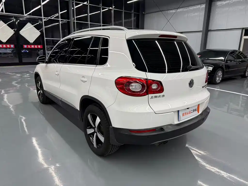 Volkswagen Tiguan 2013 — фото 12