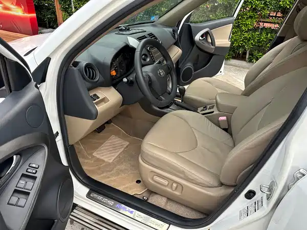 Toyota RAV4 2012