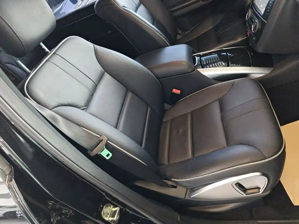 Mercedes-Benz R-Class 2017 — фото 20